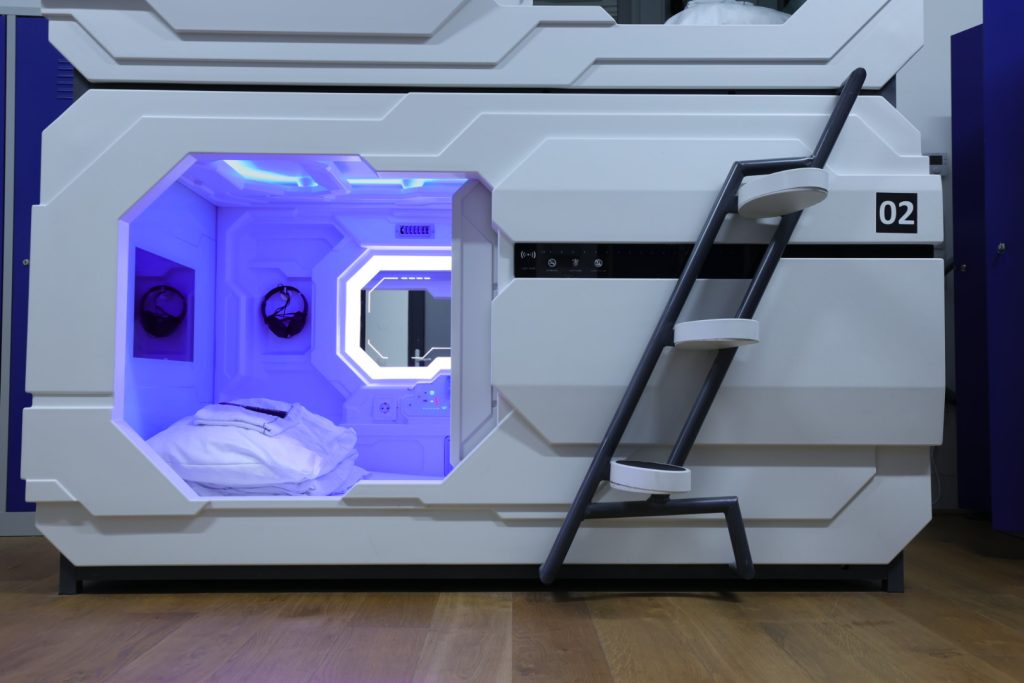 Space Home Apartment