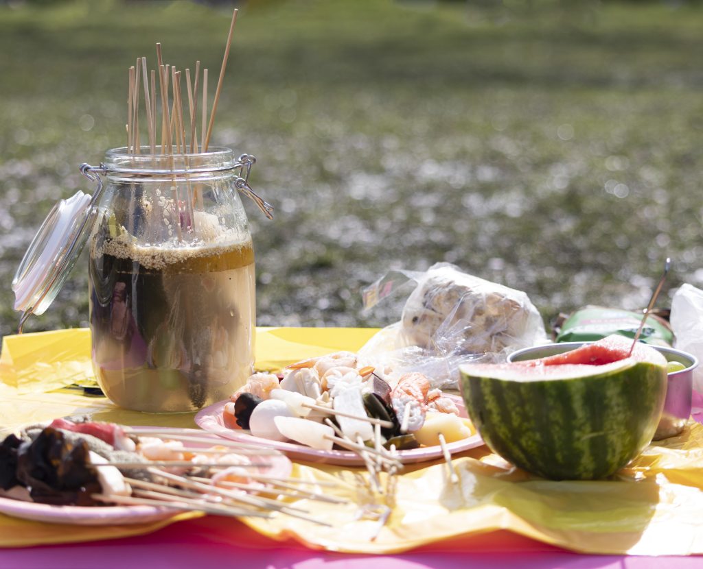 Picknick in Kersenbloesempark Amstelveen.