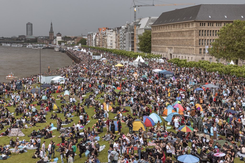 Japan Dag in Düsseldorf. Rheinpromenade.
